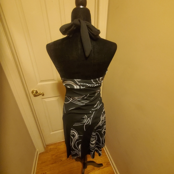 Halter dress - Picture 2 of 2